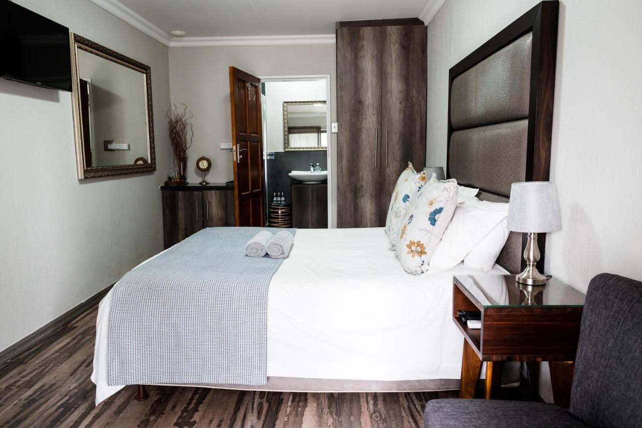 Villa Gracia Guesthouse Klerksdorp Exterior photo